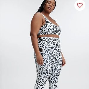 Fabletics 2X Snow Leopard Bra and Legging Set